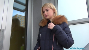 Public Agent Fury Blondes Gets A Mouthhole Of Jism After Nailing For Cash