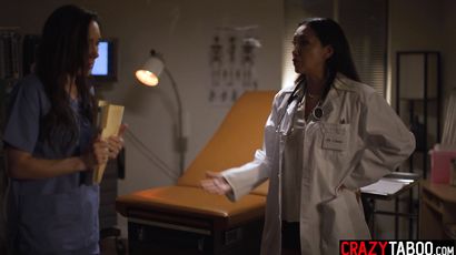 Panic Nurse Asked Doctor For The Help