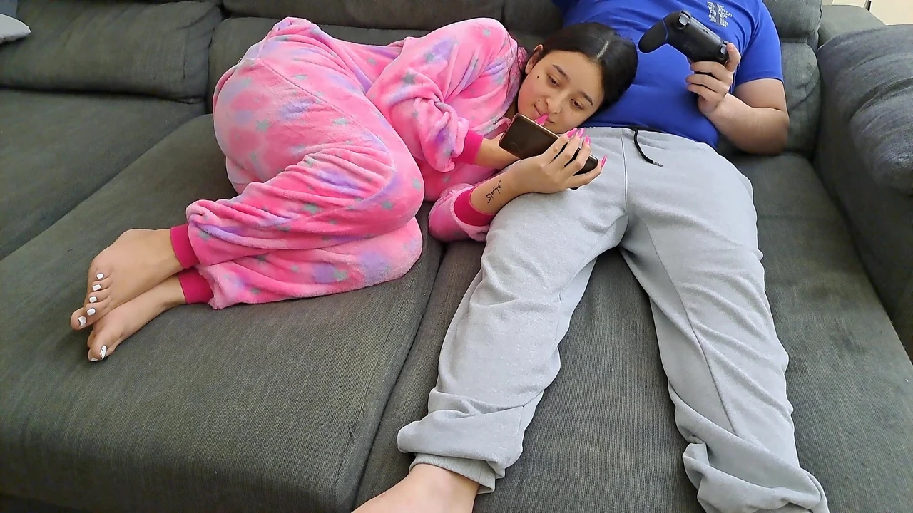 Stepsister Sucks Stepbrother And Eats His Sperm While He Plays Video Games” Aria Hidden=”true