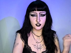 Brunette Solo Honey Shows Her Masturbating Skills