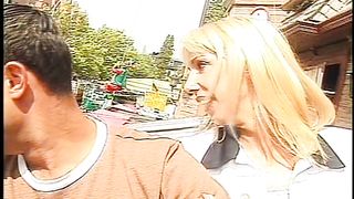 Anteprima Del Video: Video Porno   Pompino In Cambio Di Un Passaggio In Auto