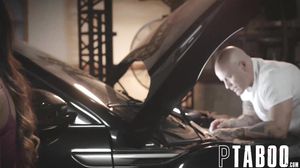 Teen Autumn Falls Car Breaks Down And She Accepts Help