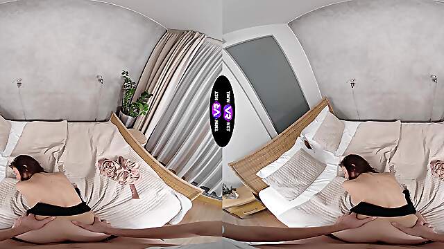 Lustful Lola Craves Cock In HD VR