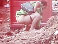 Fat Ass Aunty Pissing Outdoor Secretly Captured