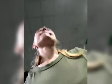 Juicy 18 Schoolgirl Finger Bangs Herself In Public Gym Like A Pro